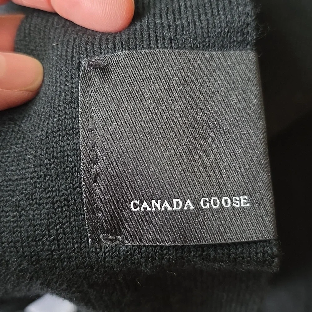 Canada Goose Ladies Merino Wool Scarf Black - Picture 6 of 6